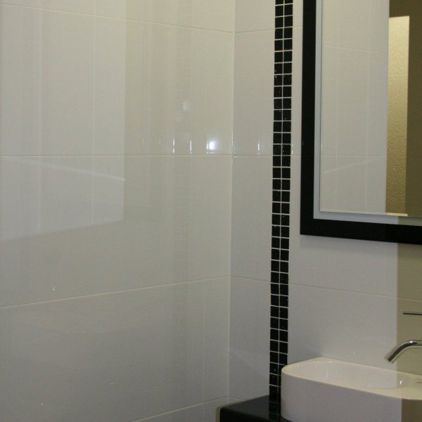 White Wall Tiles Image